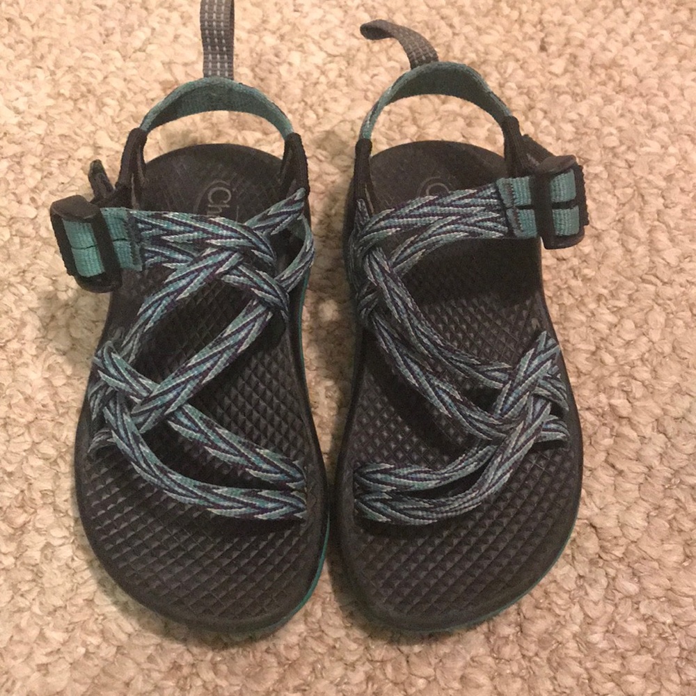 Toddler girls Chaco shoes